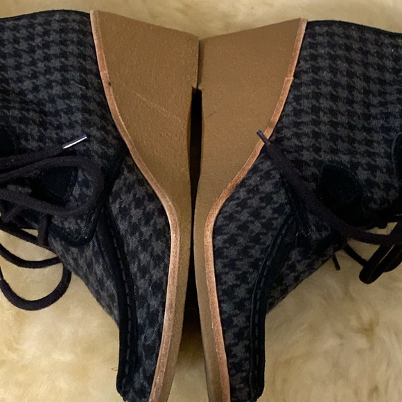 G. H. Bass Houndstooth Cloth and Suede Leather Wedge Moccasin Loafer size 8 - Picture 7 of 13